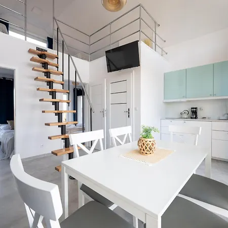 Sunhouses - Nad Morzem